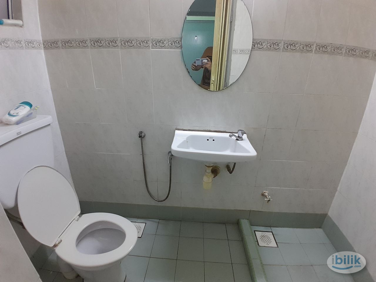 [Pelangi Damansara] Small Room with Fans Rent Near MRT Mutiara Damansara, The Curve, Bandar Utama - Image 1