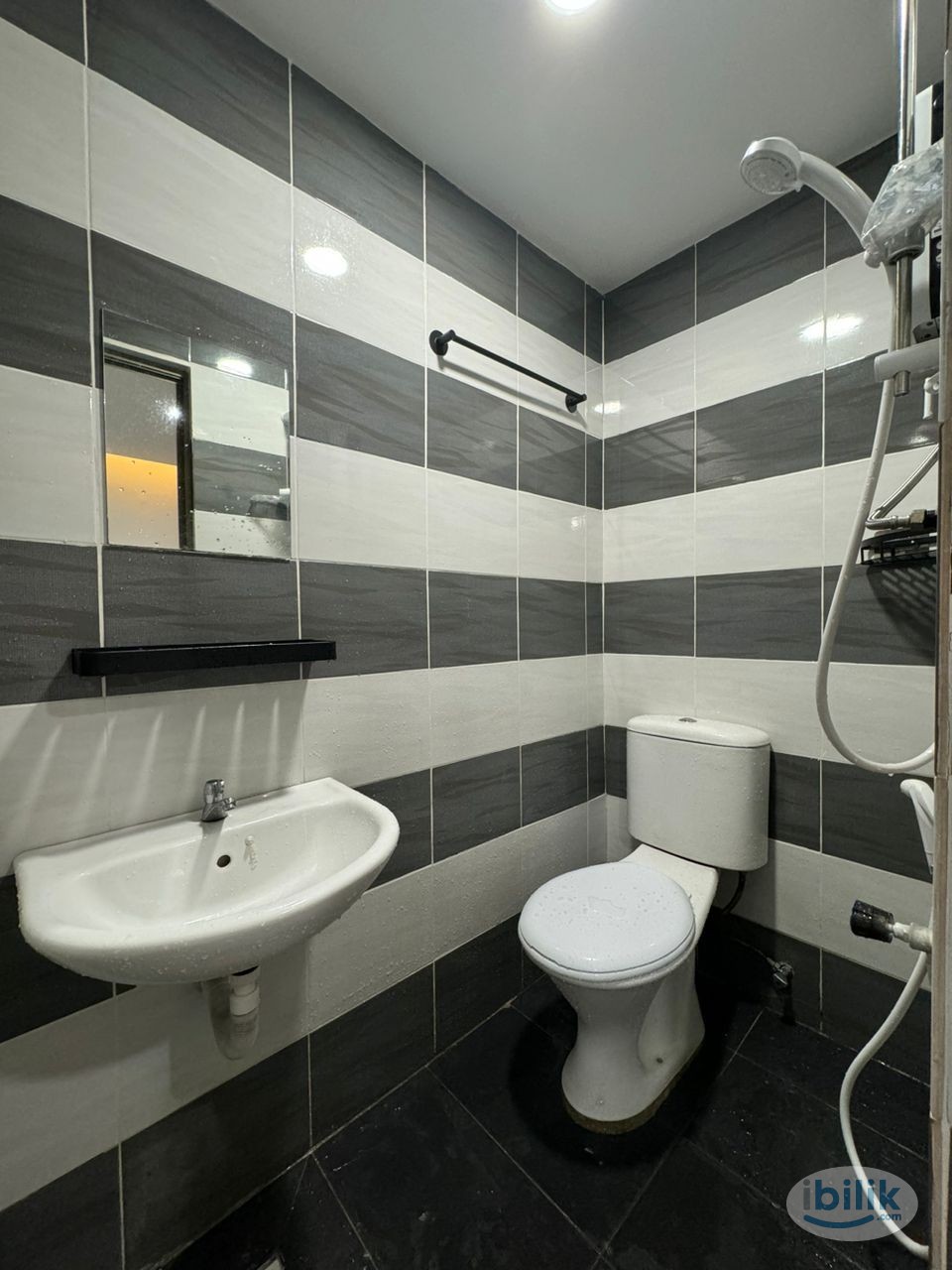 7 Stations to TRX 🚆 0 Depo Room + Toilet for Rent @ Seri Kembangan - Image 3