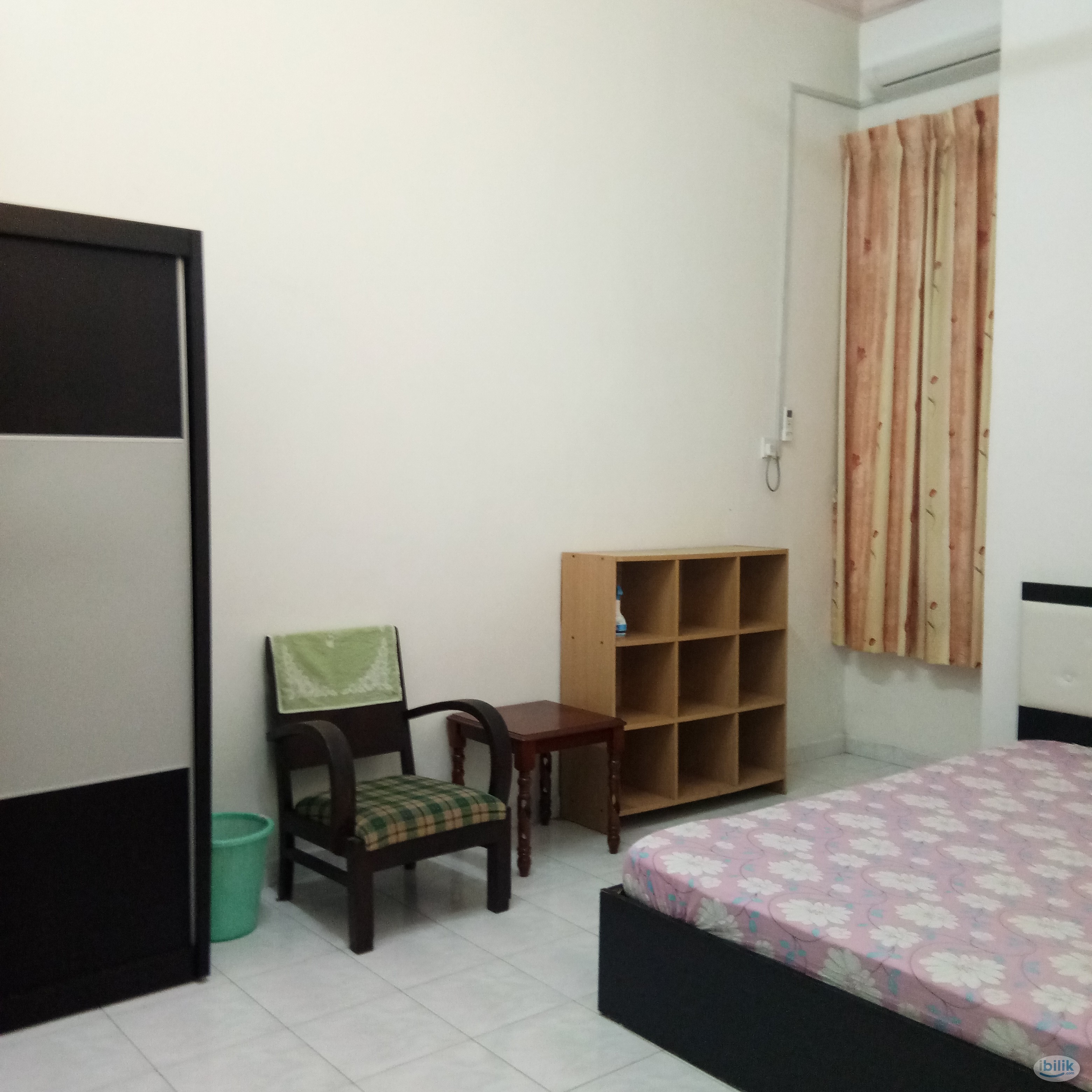 Middle Room at Muar, Johor - Image 1
