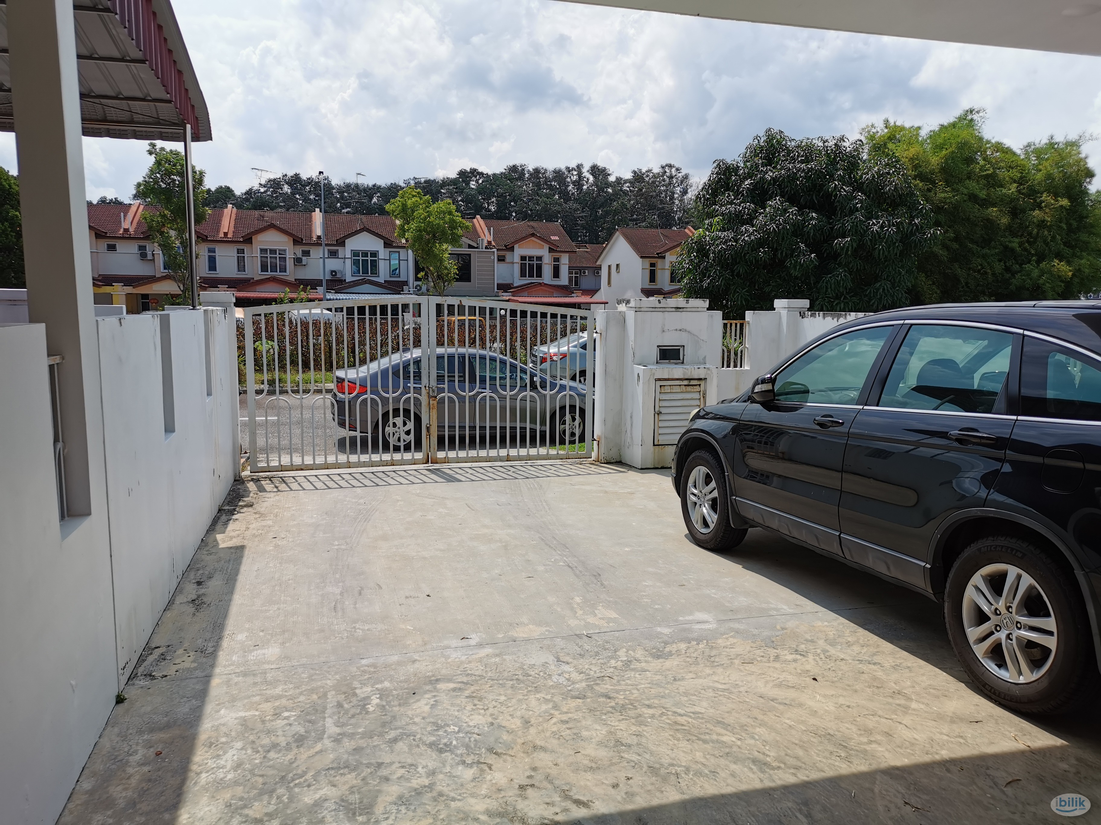 NO AGENT FEE :Middle Room 8 AVENUE @ (Bukit Indah): Gated & Guarded: Fully Furnish with Shared Toilet, Johor Bahru - Image 1