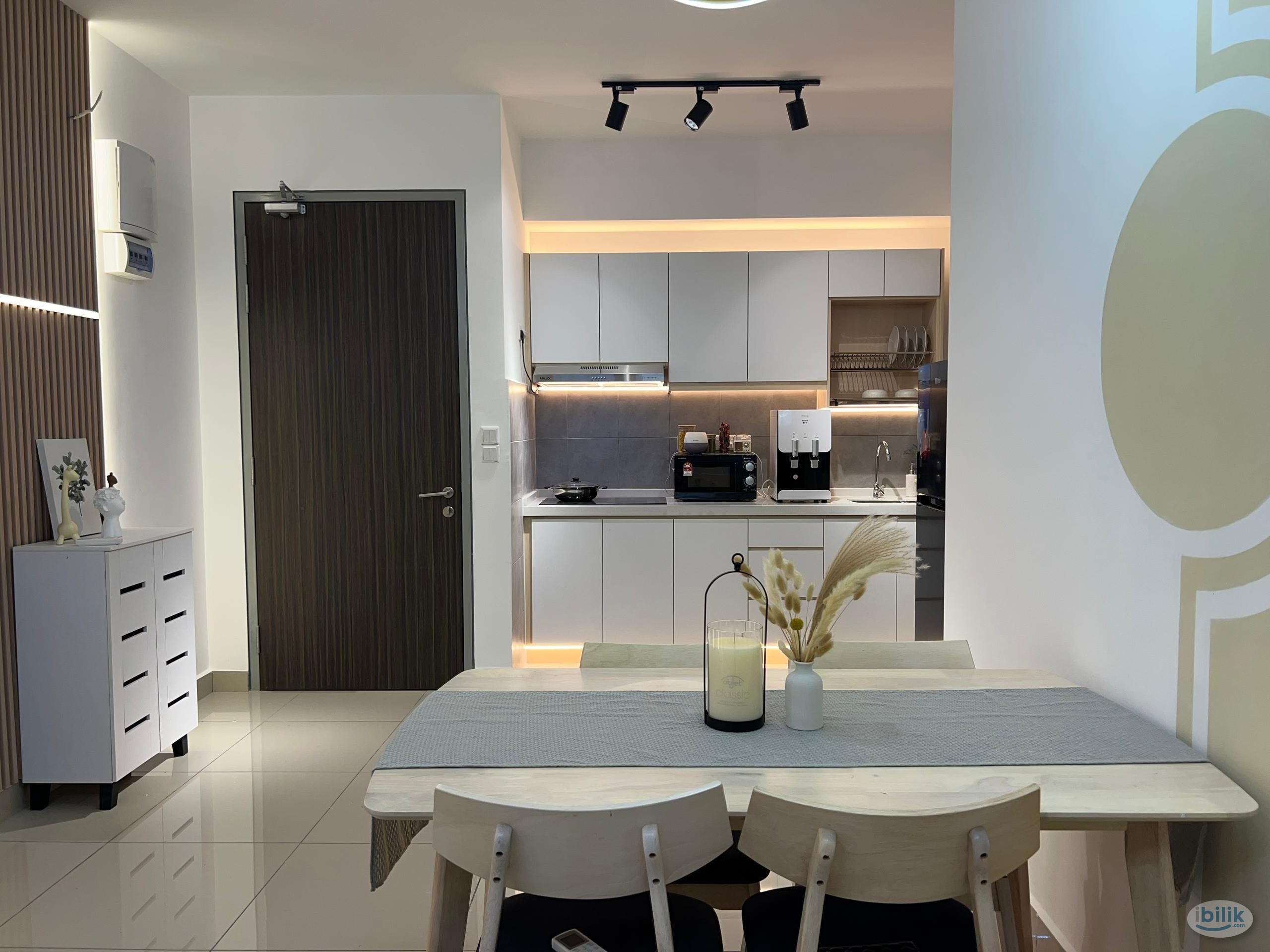 Middle Room at SKYLINE | Ready to Move In - Image 3