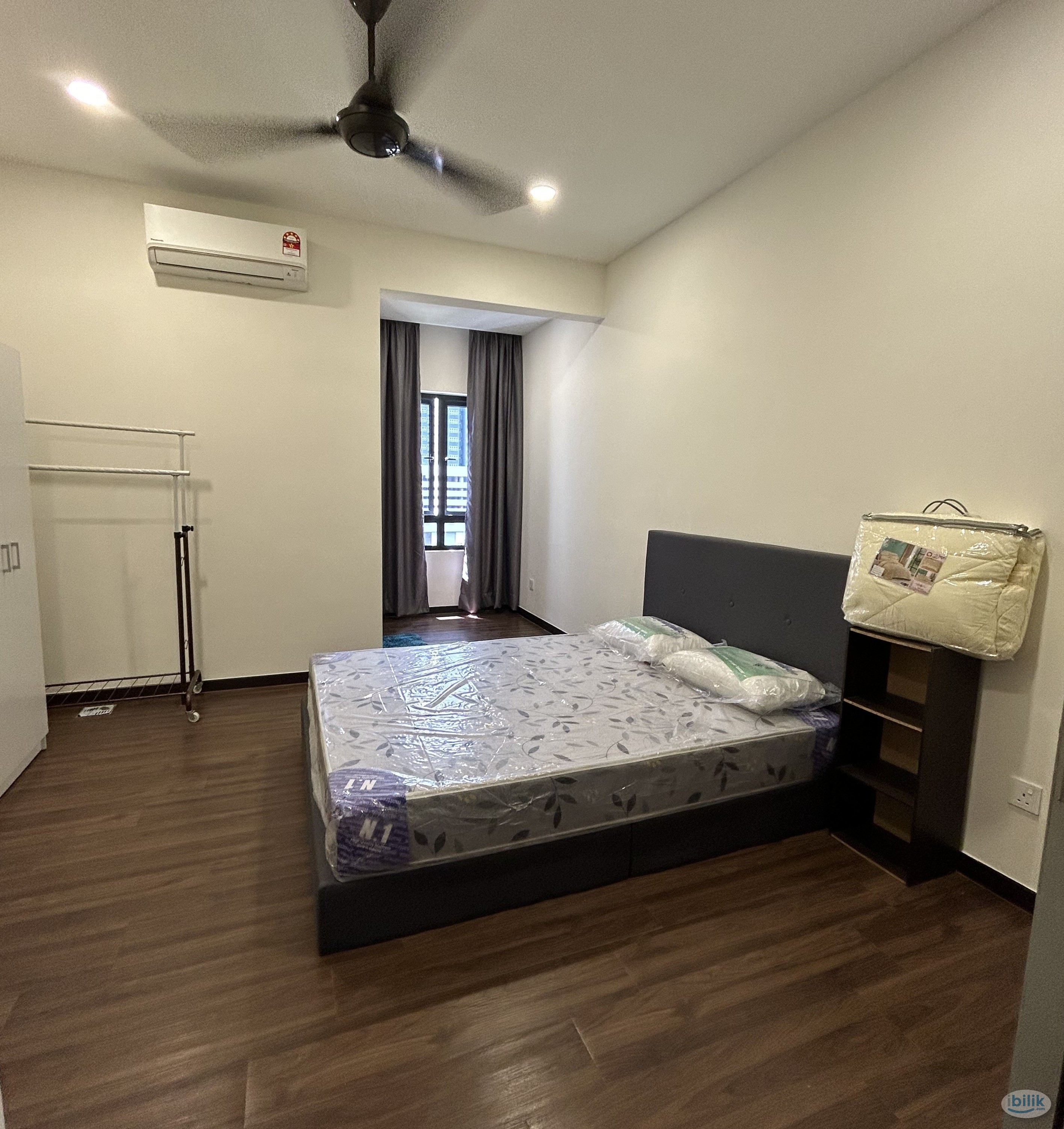 New Condo Fully funished Master Bedroom with private bathroom- Near Help Uni - Image 1