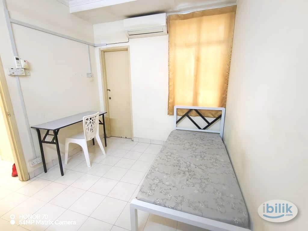 Middle Room at Sungai Buloh Bukit Rahman Putra, Selangor - Image 3