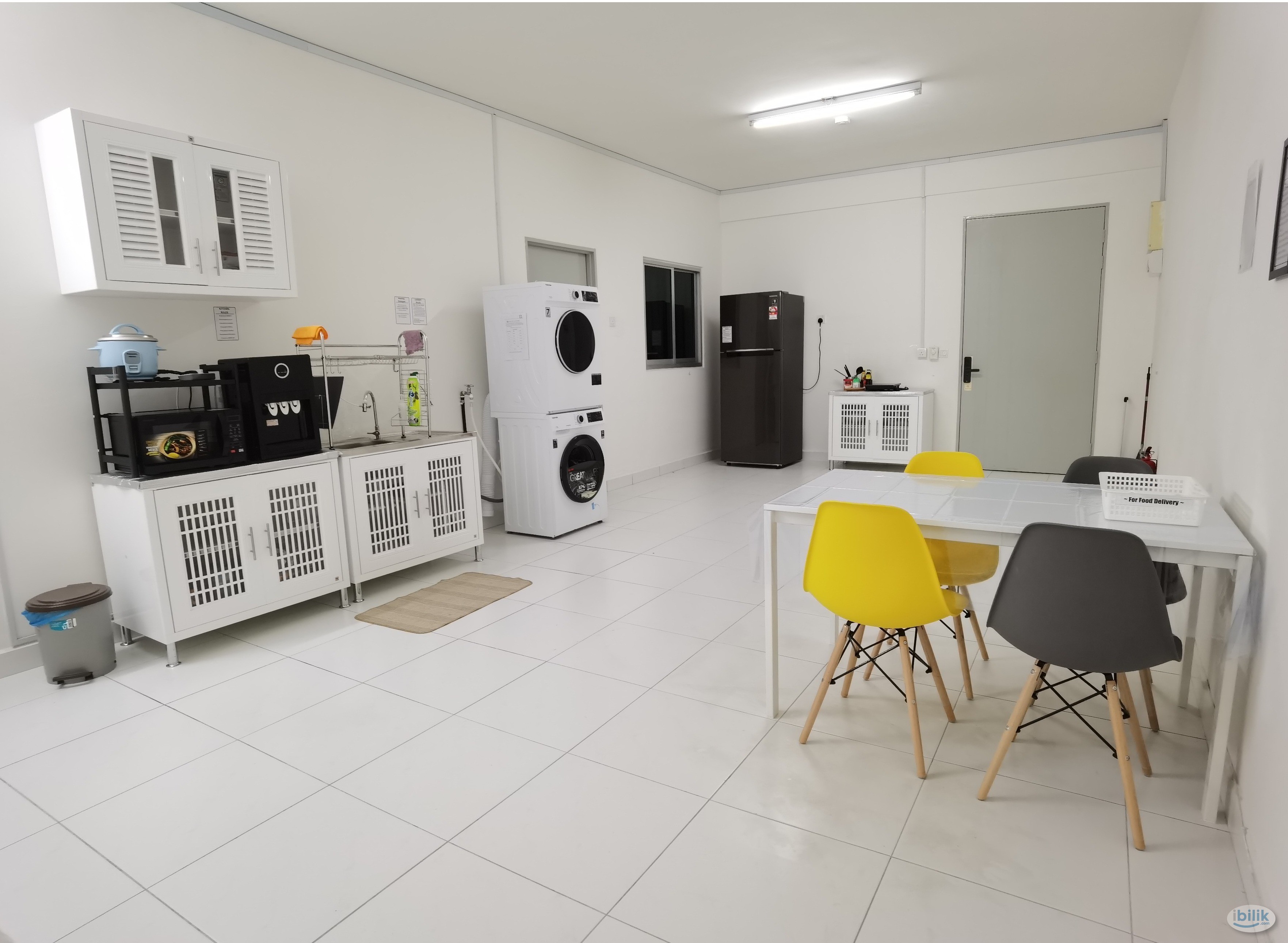 Middle Room at Elit Heights, Bayan Baru - Image 3