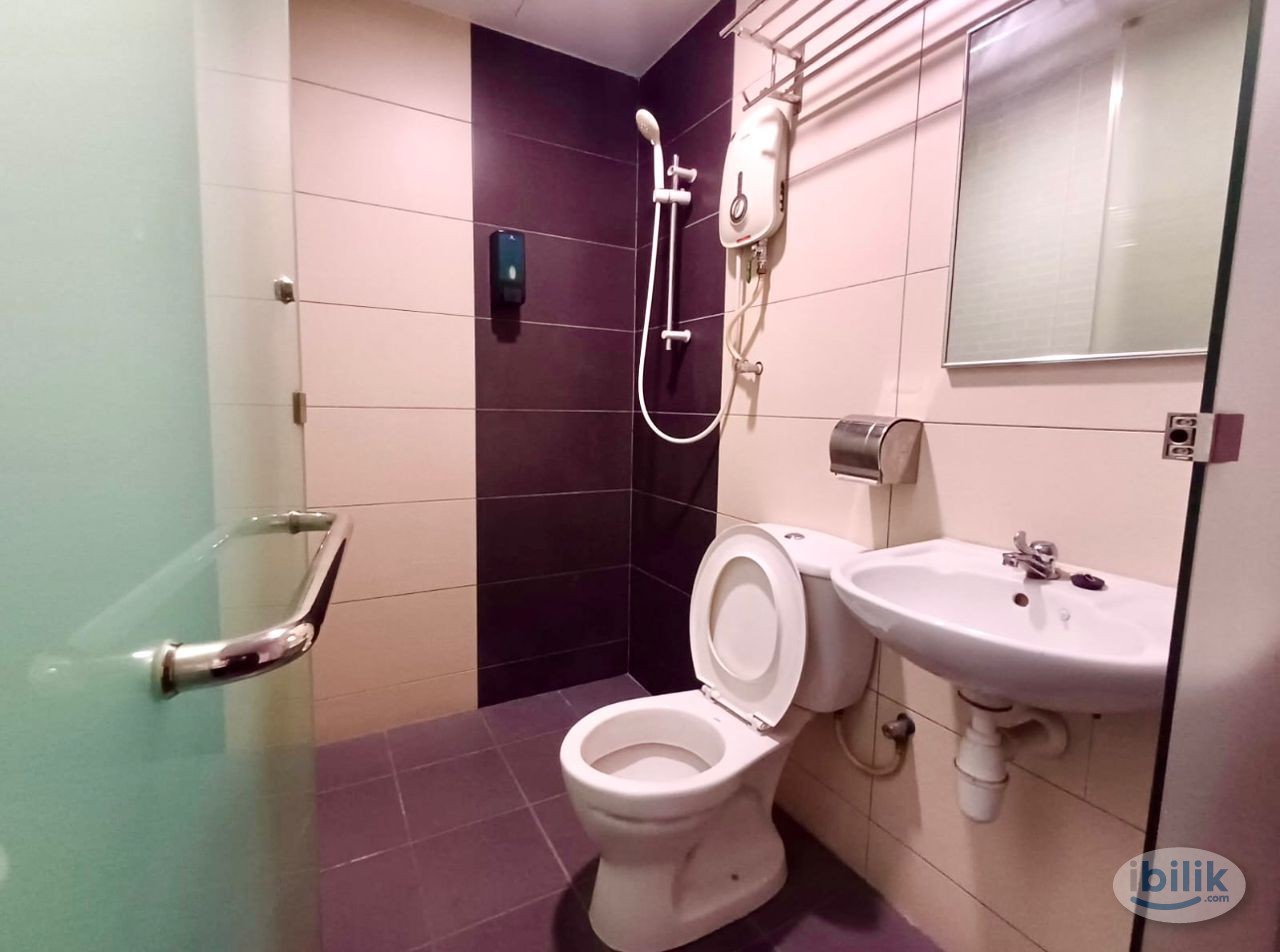 🤩Co-living room 🤩 at Kota Kemuning, 4 min to Kesas Highway ❗️Immediately move in ❗️ - Image 3