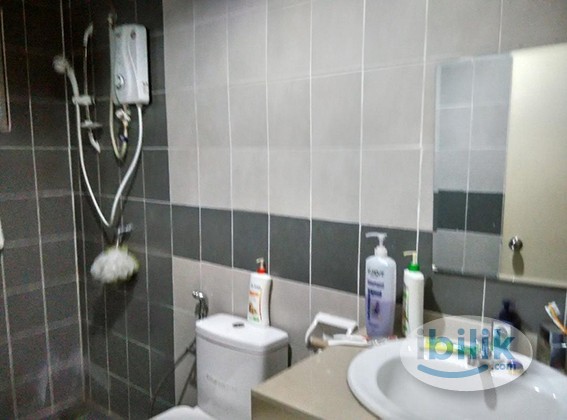 Newly Renovated #Air-cond Single Room #5 mins To Sunway Pyramid #Low Deposit #Unlimited Wifi #Fully Furnished - Image 1