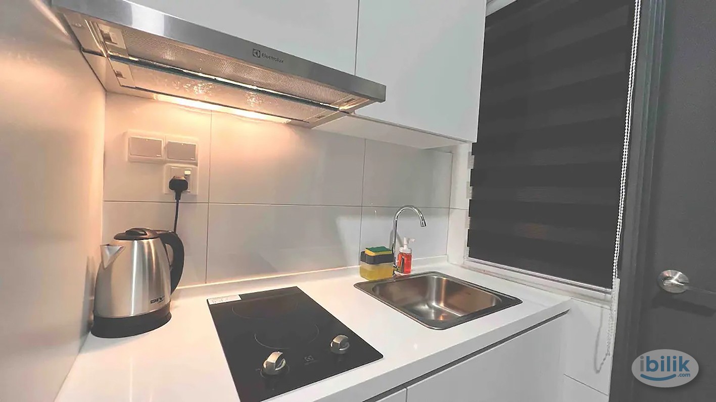 Newly Renovated #Air-cond Single Room #5 mins To Sunway Pyramid #Low Deposit #Unlimited Wifi #Fully Furnished - Image 2