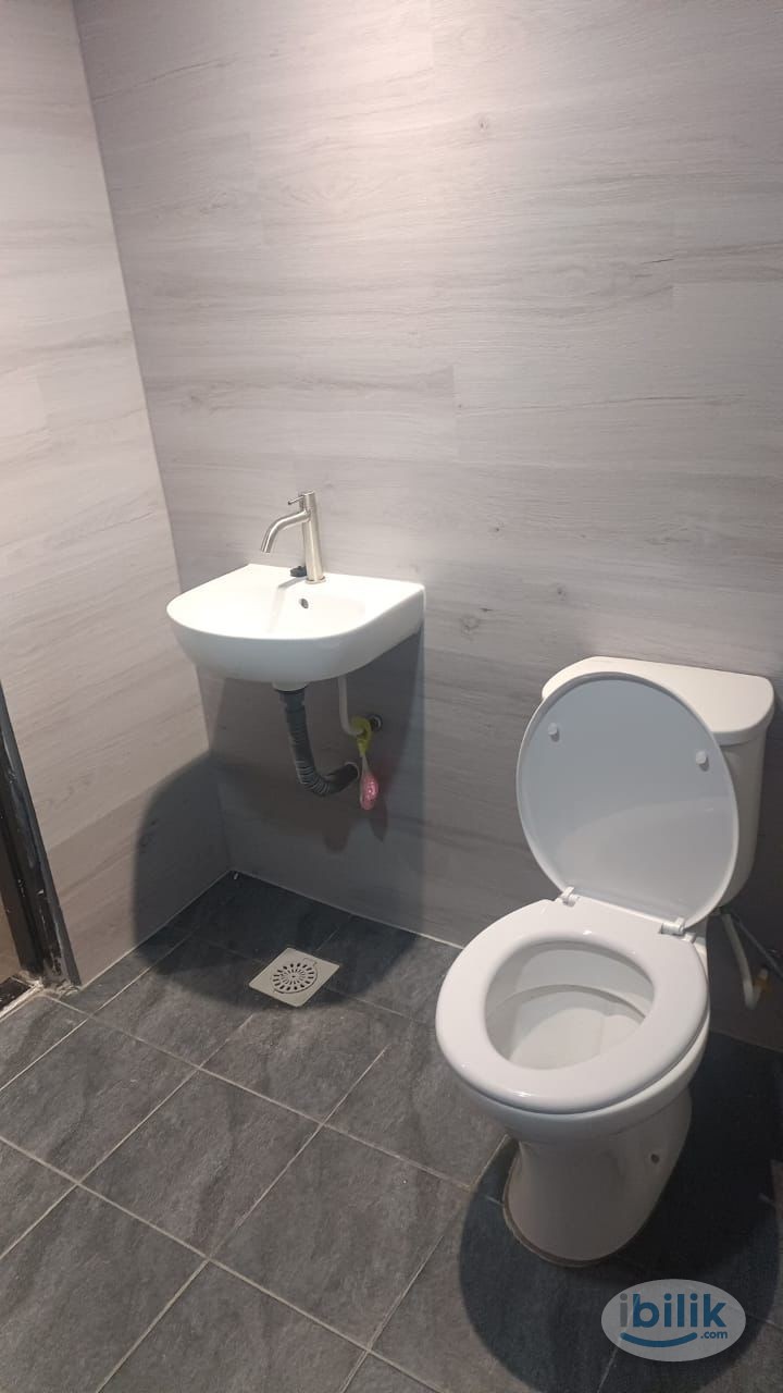 LOW DEPOSIT,NICE ROOM,HOTEL ROOM FOR RENT IN KD @ BEST VIEW KD - Image 2
