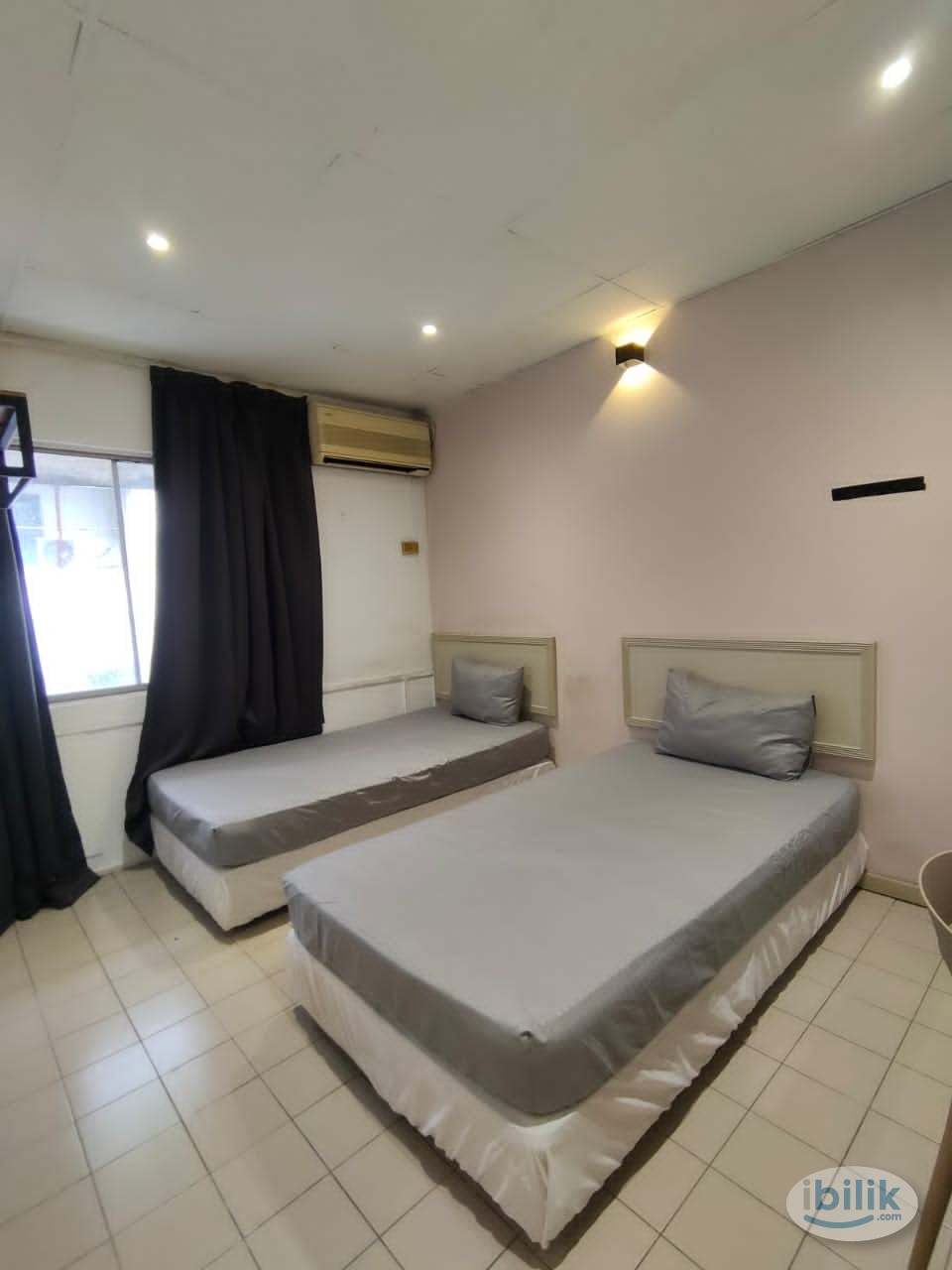 Middle Room at Damansara Uptown, Damansara Utama - Image 1