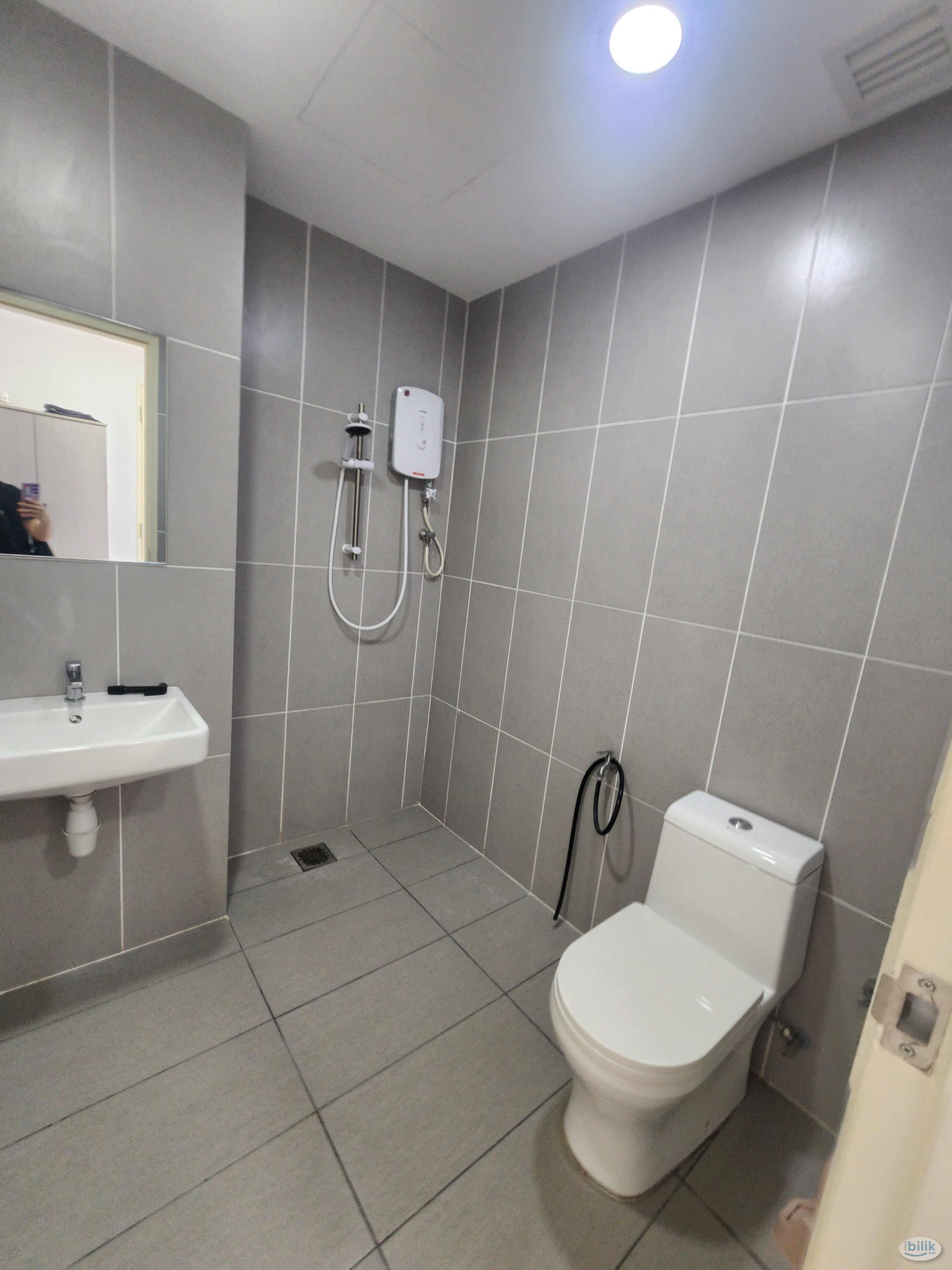 ASTETICA RESIDENCE @ SERI KEMBAGAN ( MEDIUM ROOM )  MIX UNIT - Image 5