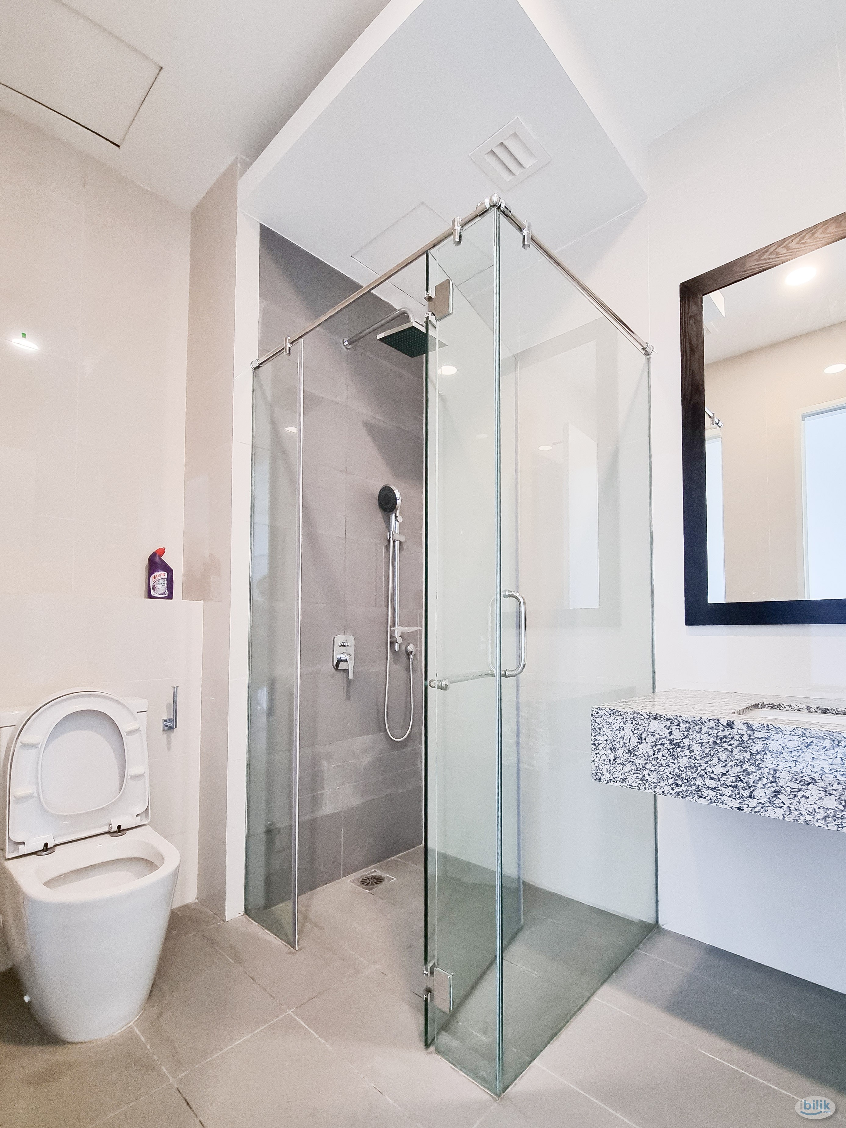 Middle Room at The Azure Residences, Petaling Jaya - Image 5