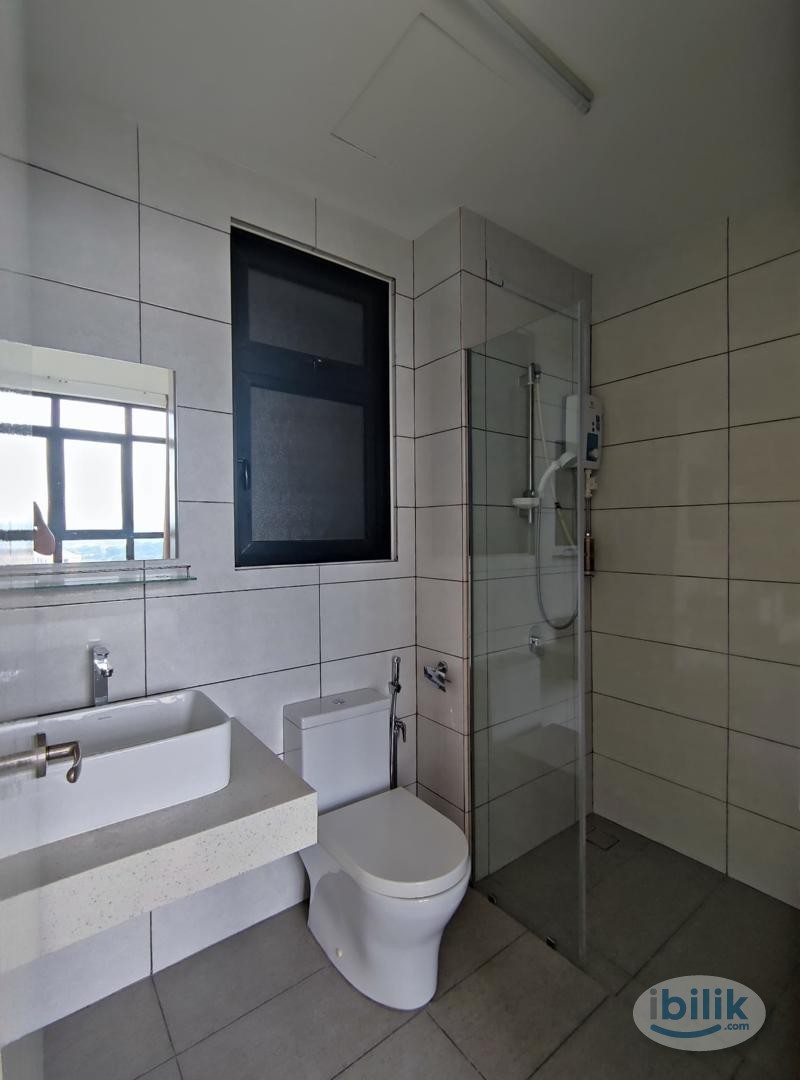 Middle Room to rent - Image 2