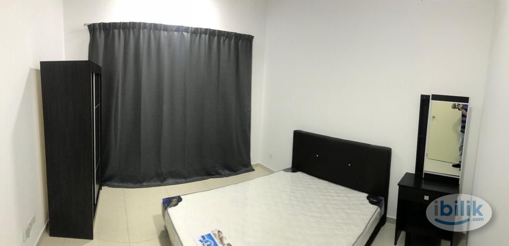 Balcony Bedroom at The Holmes, Bandar Tun Razak - Image 3