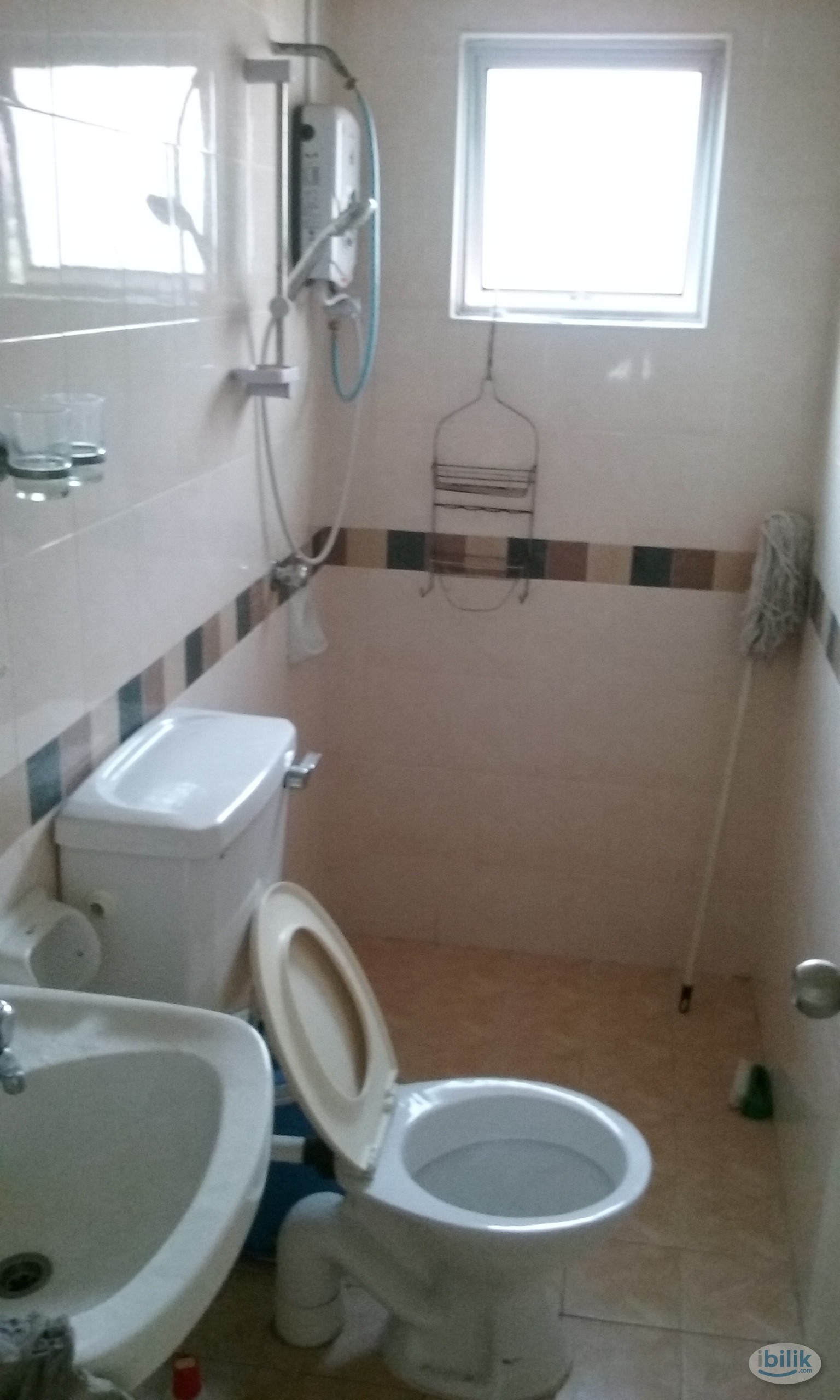 Middle Room at Bistari Impian Condo, Johor Bahru City Centre - Image 4