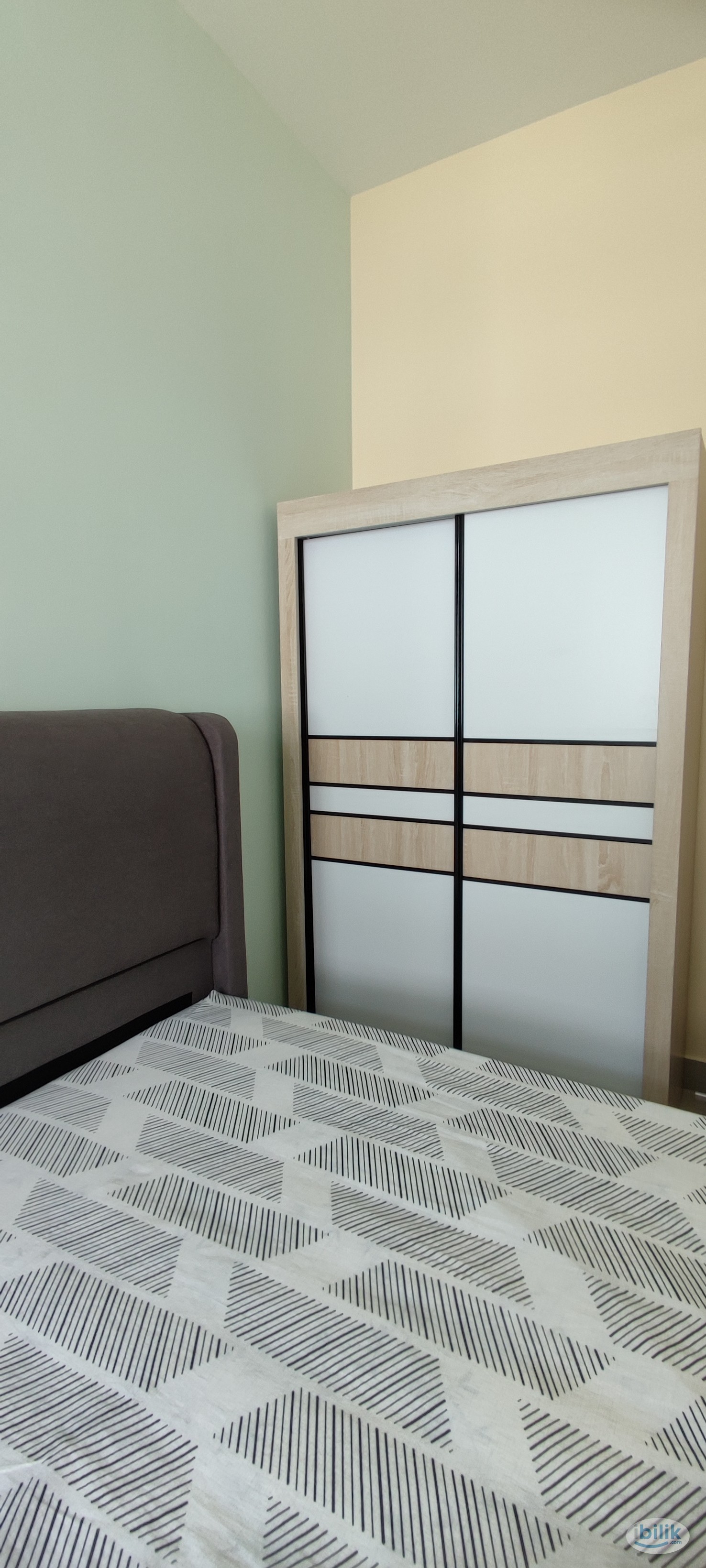 Female or Couple Middle Room at Gelang Patah, Johor Bahru - Image 1