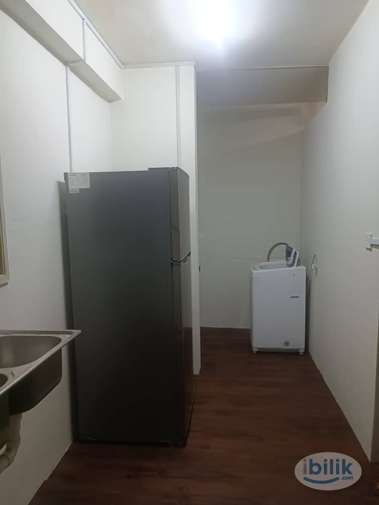 Single Room at Sri Saujana Apartment, Georgetown - Image 3