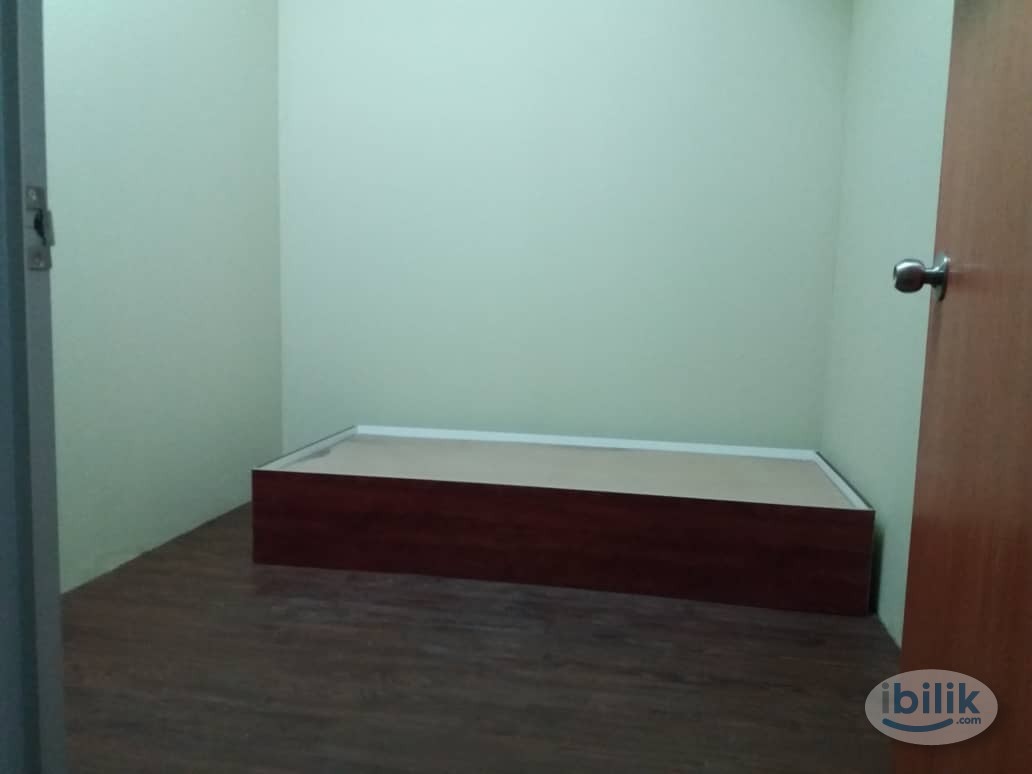 Single Room at MRT Taman Equine, Putra Permai, Seri Kembangan - Image 2