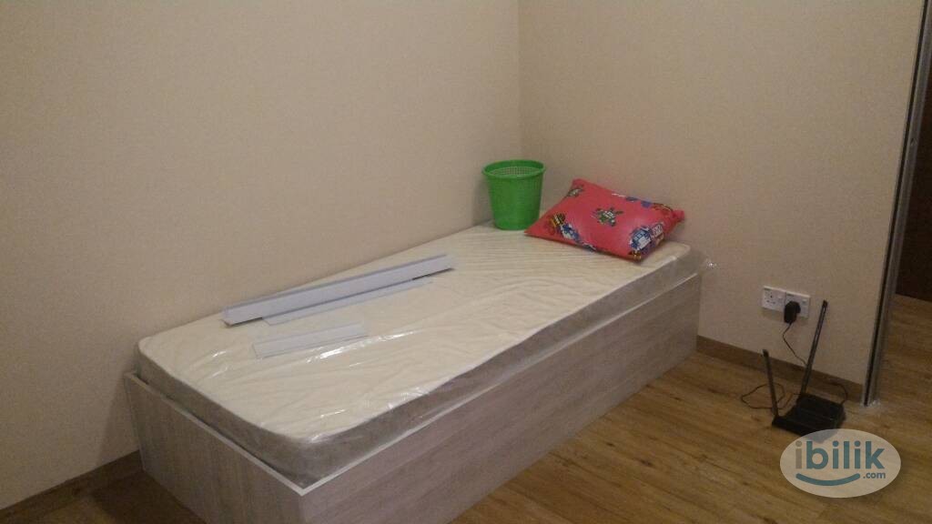 Single Room at MRT Taman Equine, Putra Permai, Seri Kembangan - Image 4