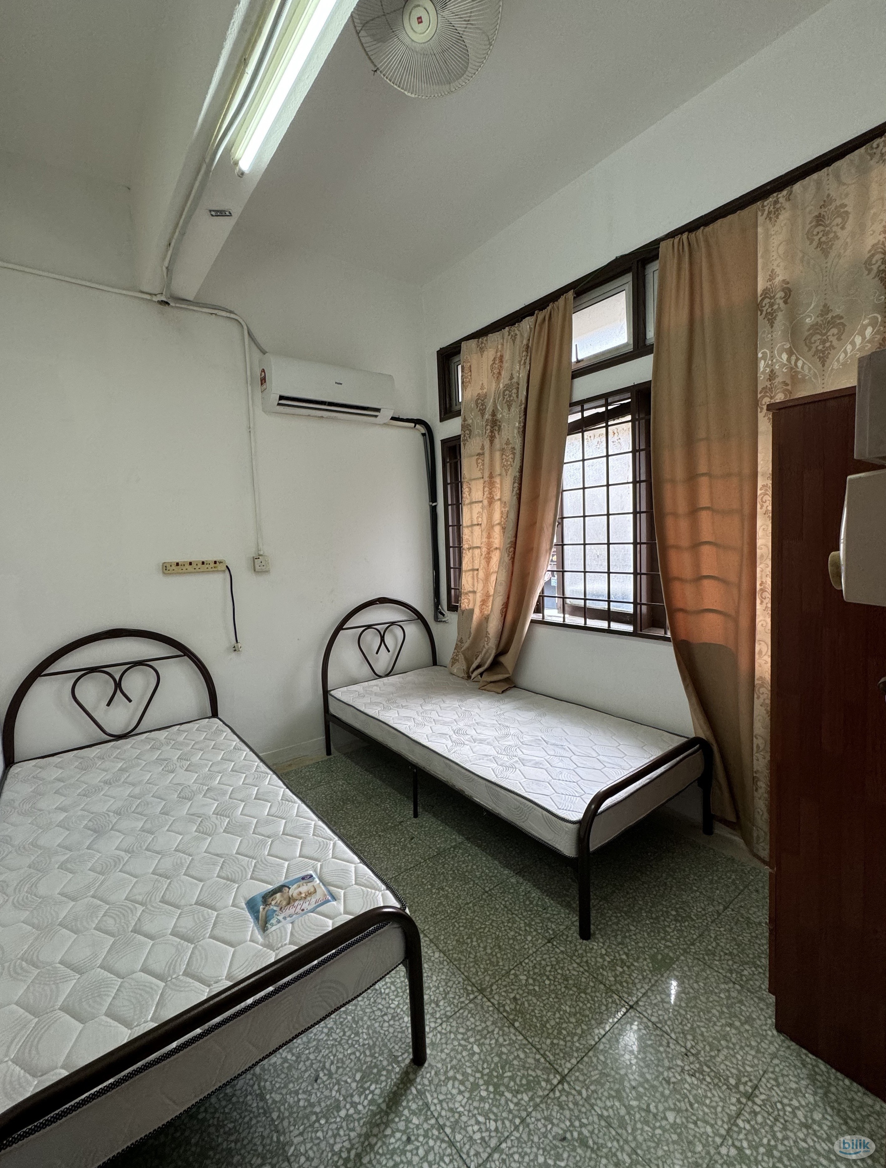 📍2 Stations to TRX🔥8 Mins Walk to MRT Maluri🔥Low Deposit🤑Daily Cleaner💦Fully Furnished Spacious Cheap Room with Window🔥 - Image 1