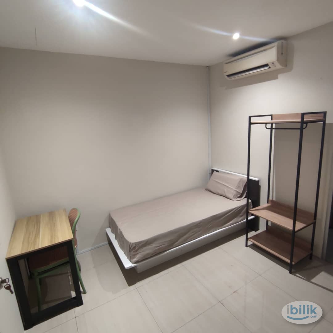 Budget Single room immediate Move in Lrt Wangsa maju - Image 1