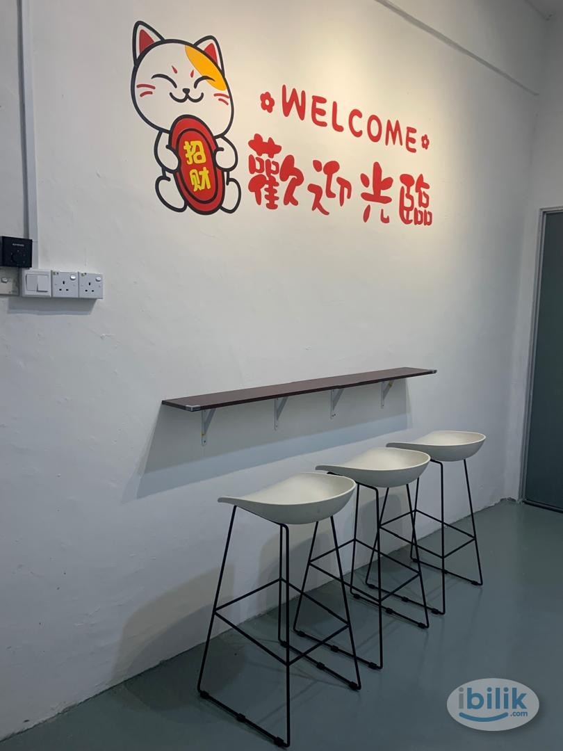 Large Room at Jalan Sri Putri 4/1 For Rent - Image 1