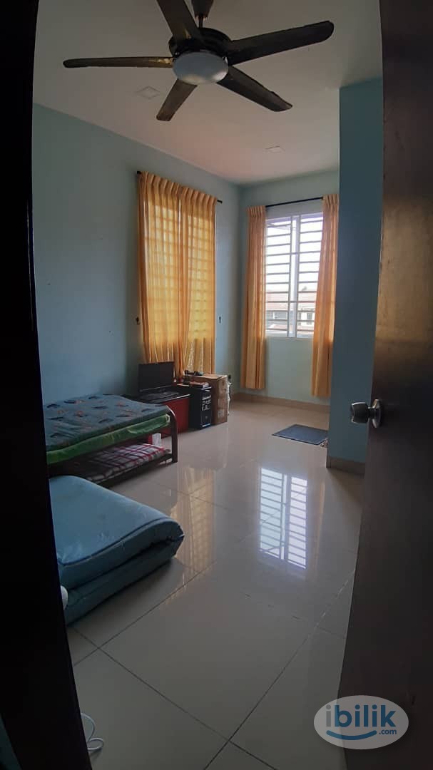 Shared Room at Taman Rinting, Pasir Gudang - Image 5