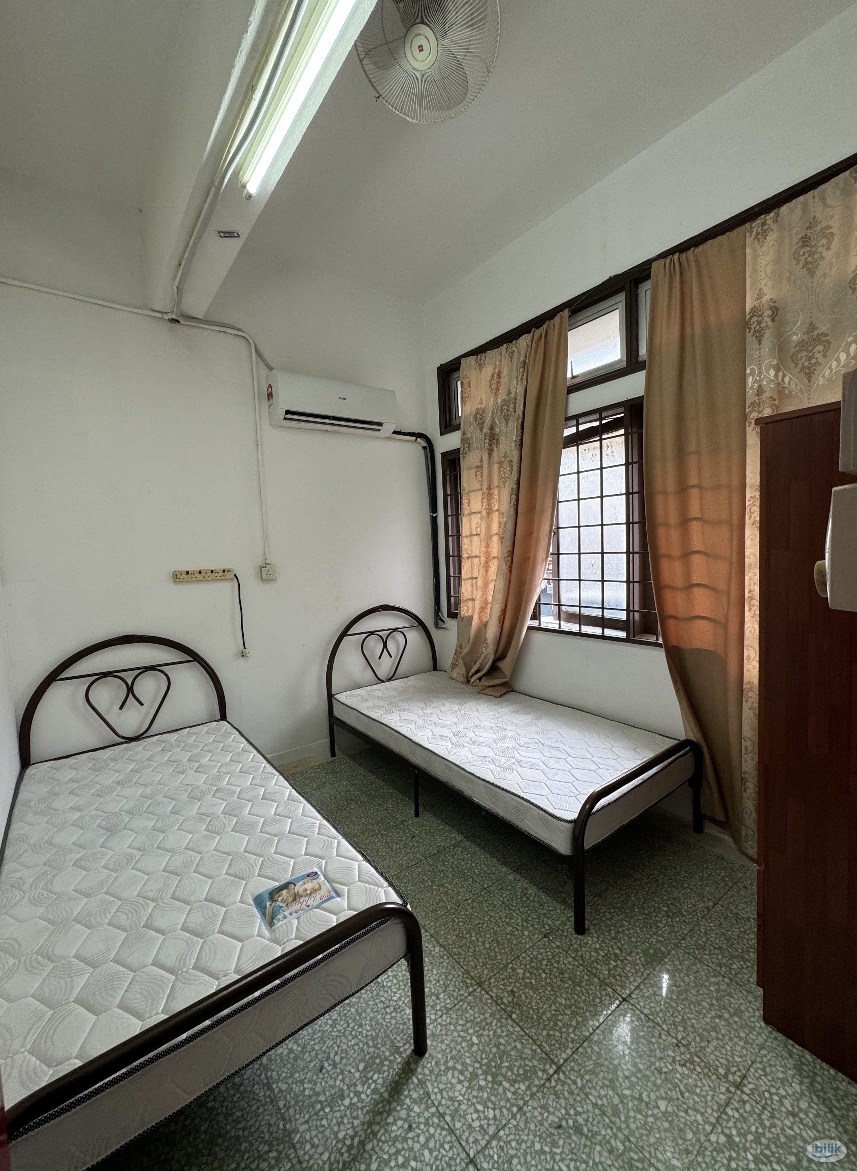 🚝3 Stations to Bukit Bintang🔥8 Mins Walk to MRT Maluri🔥Low Deposit🤑Daily Cleaner💦Fully Furnished Spacious Room with Wind - Image 2