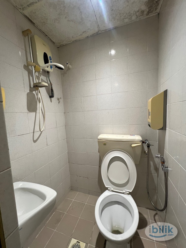 End Year Offer ❗ Zero Deposit and Furnished Room + Private Toilet at Damansara Utama - Image 4