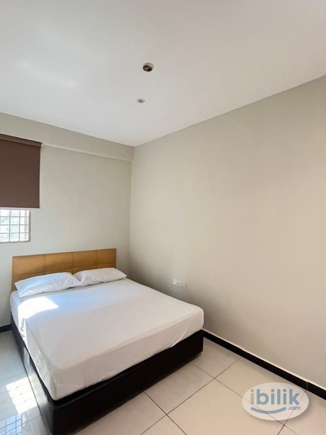 Middle Room at Bandar Sunway, Petaling Jaya - Image 1