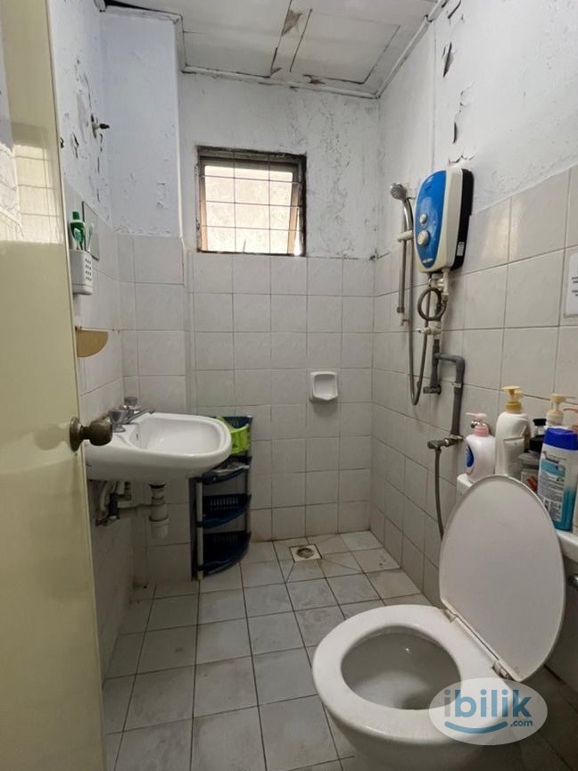 Low Deposit Medium & Single Room, Bandar sunway Petaling Jaya - Image 2