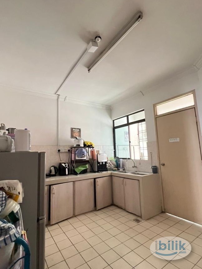 Low Deposit Medium & Single Room, Bandar sunway Petaling Jaya - Image 3