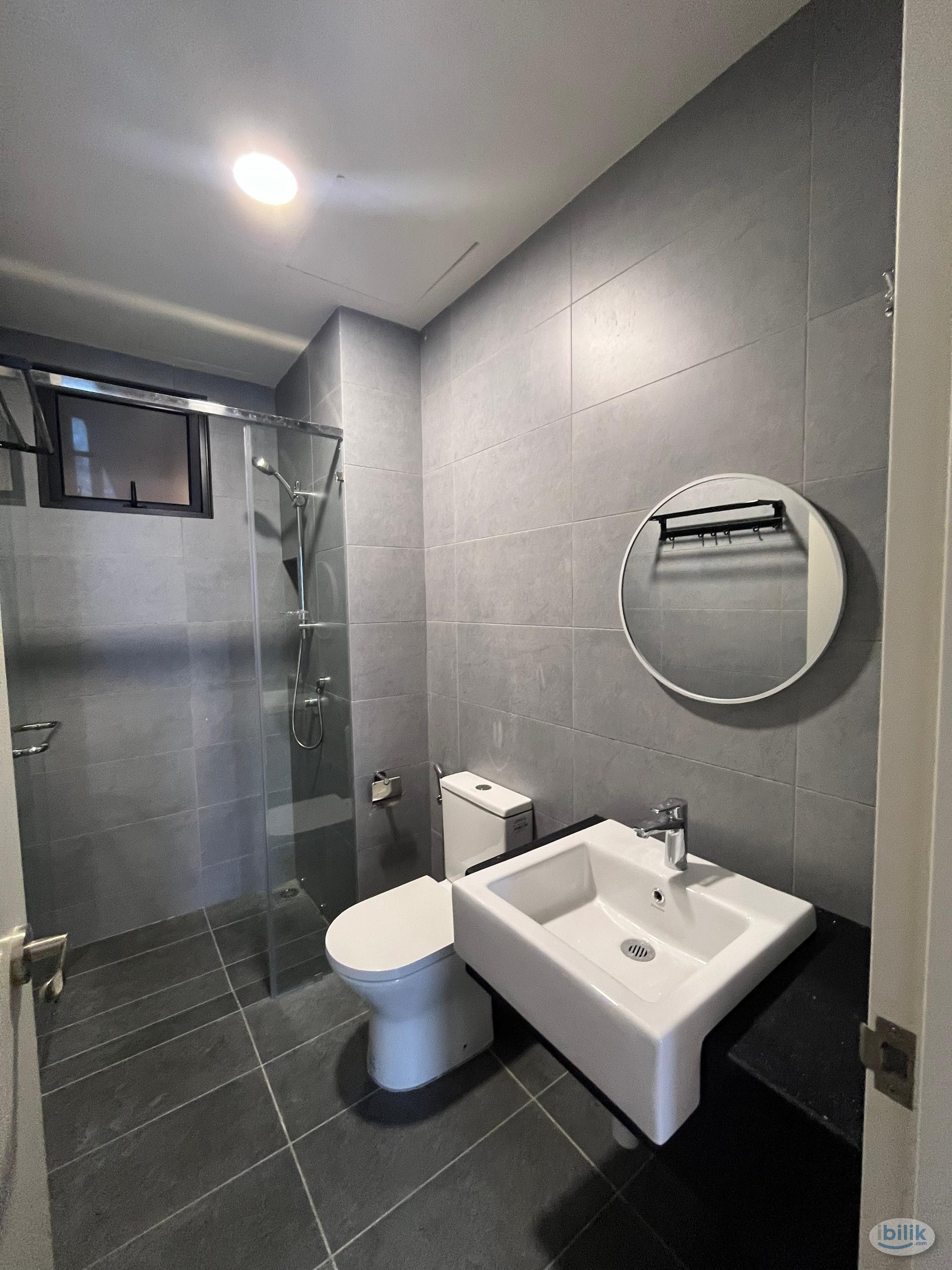 Master Room at Sunway Avila Residences, Taman Sri Rampai - Image 5