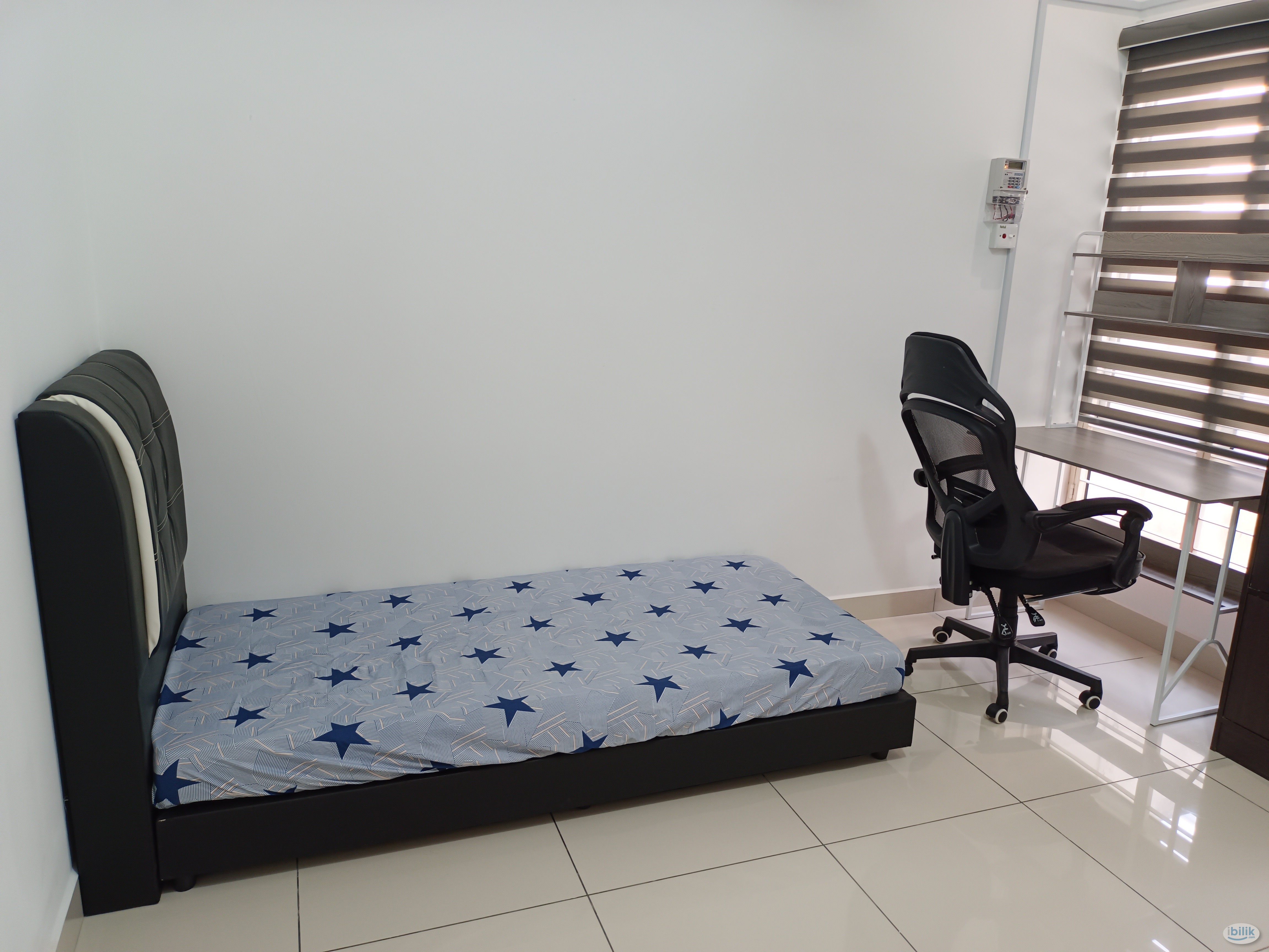 Single Room have Fully Furniture & Included Utility & Unifi for Rent in Bandar Botanic Gated Guarded House - Image 1