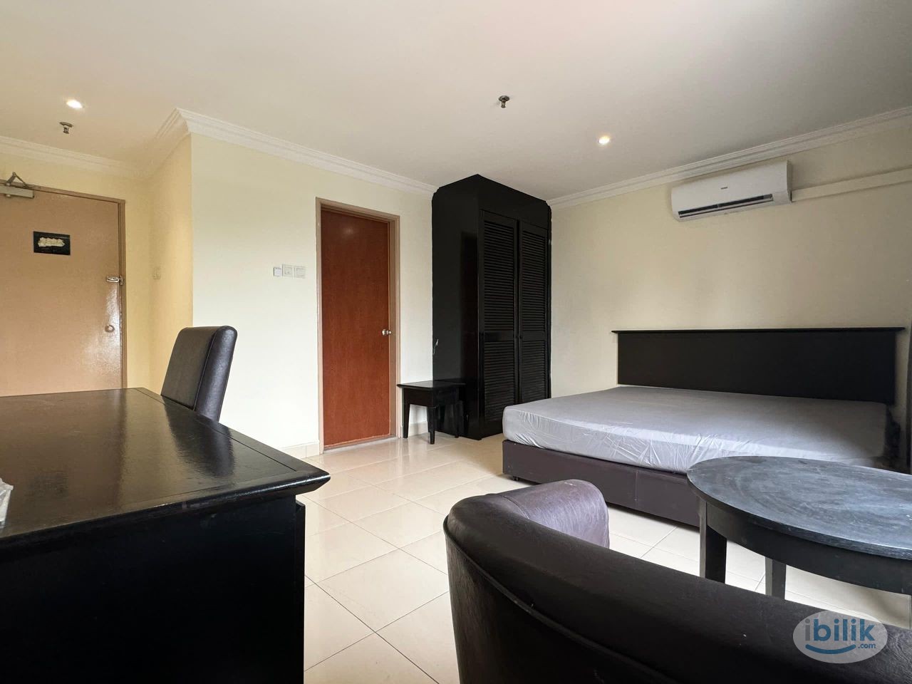 LOW DEPOSIT ✅ 6 Mins to CIQ 🚶🏻‍♀️ Room + Air-Cond Opposite R&F Mall - Image 2