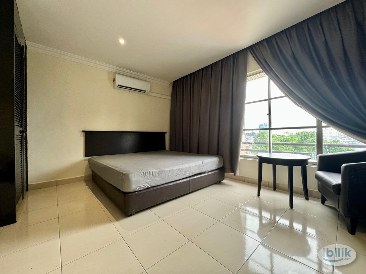 LOW DEPOSIT ✅ 6 Mins to CIQ 🚶🏻‍♀️ Room + Air-Cond Opposite R&F Mall - Image 4
