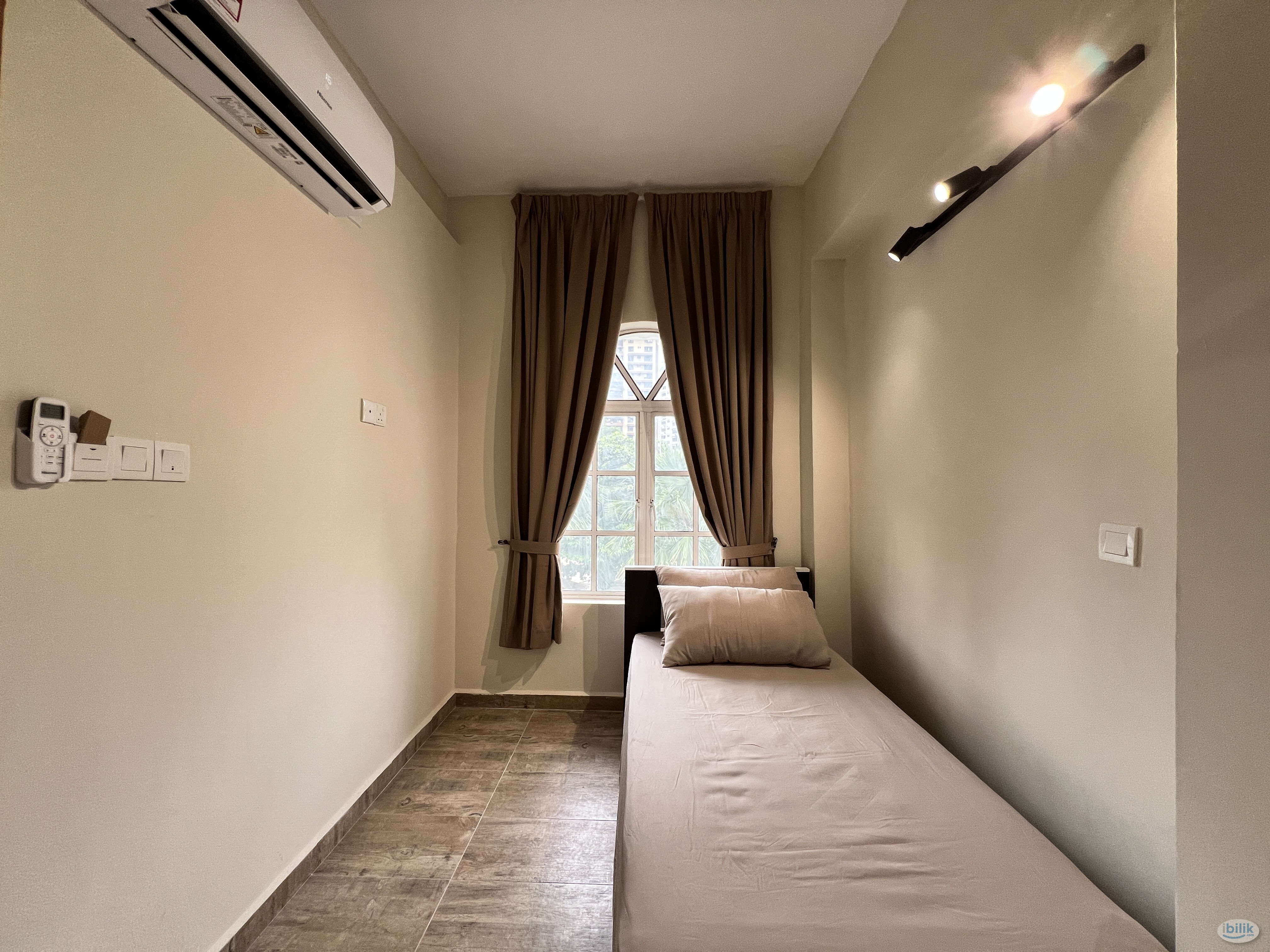 Working at Bukit Bintang ❓ Zero Deposit Room and Private Toilet near Times Square - Image 2