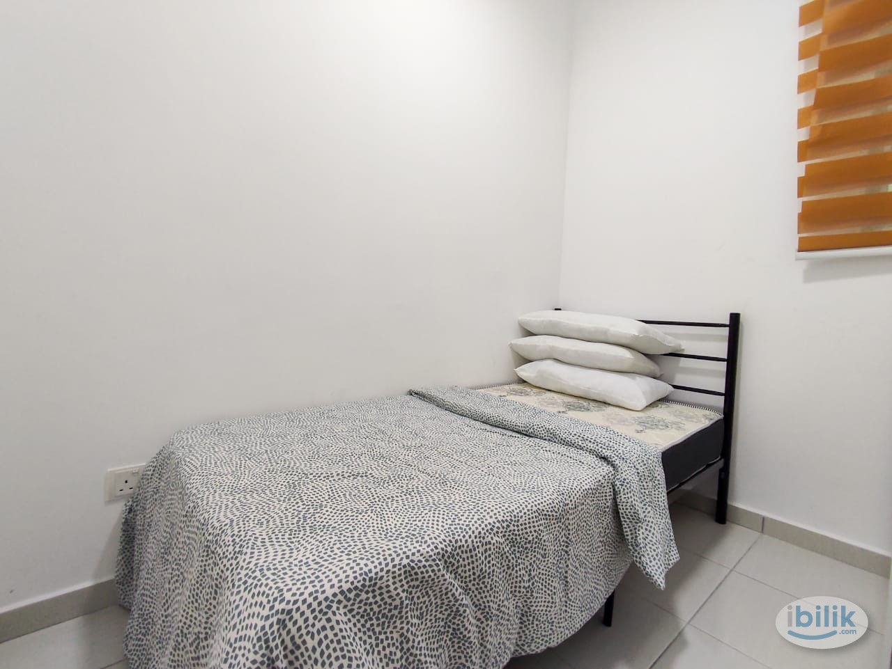 All Female ‼️Small Room D (Cosmo) at The Zizz, Damansara Damai - Image 2