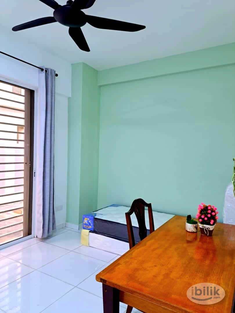 Middle Room at Taman Starlight Park, Seremban - Image 1