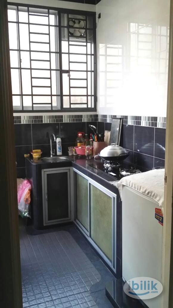 Middle Room at Taman Bukit Indah 2, Johor Bahru - Image 2