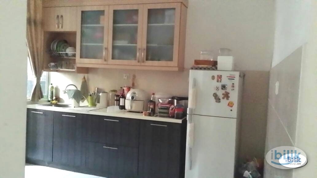 Middle Room at Taman Bukit Indah 2, Johor Bahru - Image 3