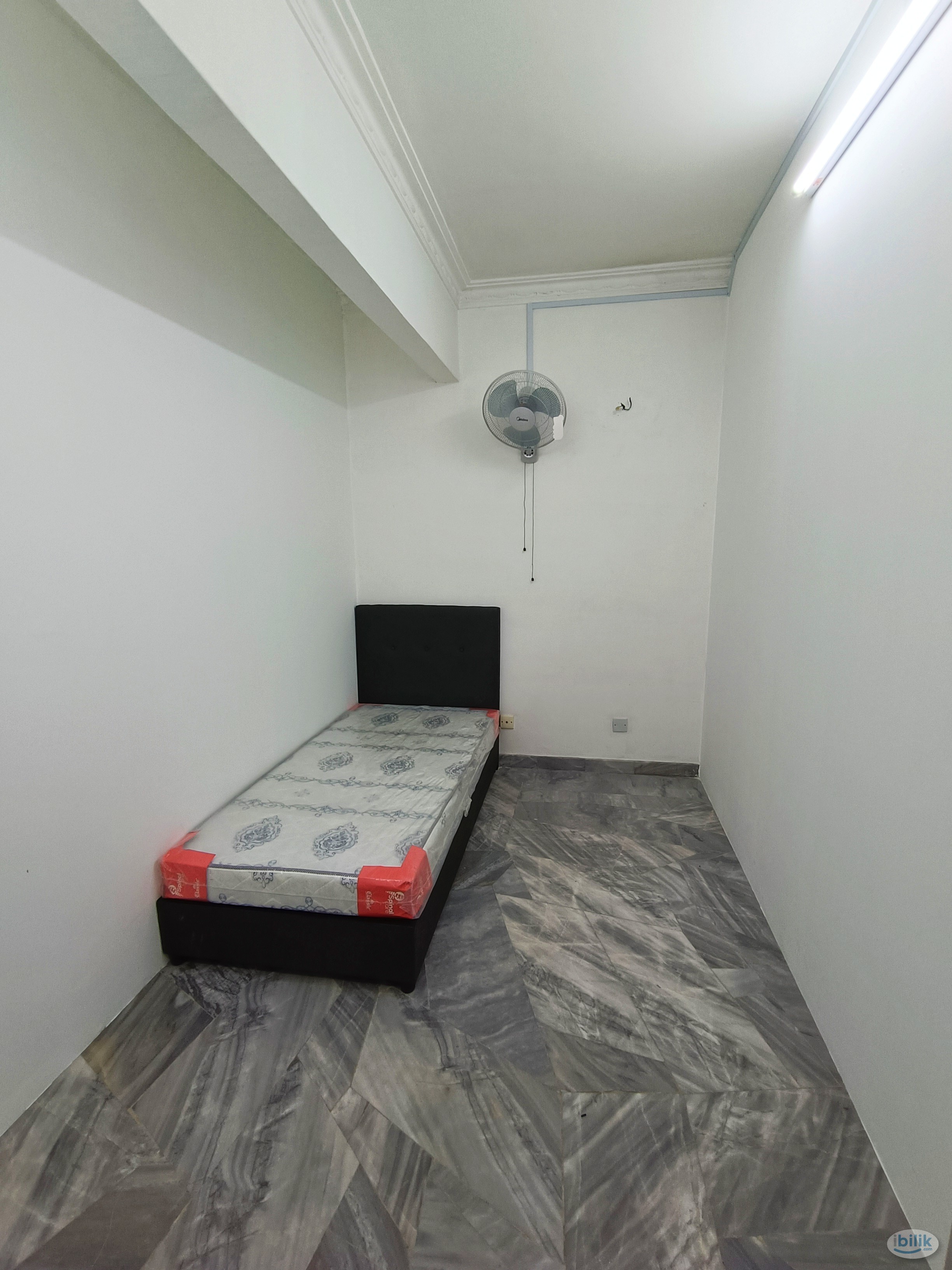 BU 11, Bandar Utama, PJ Room for Rent! With Weekly Cleaning - Image 1