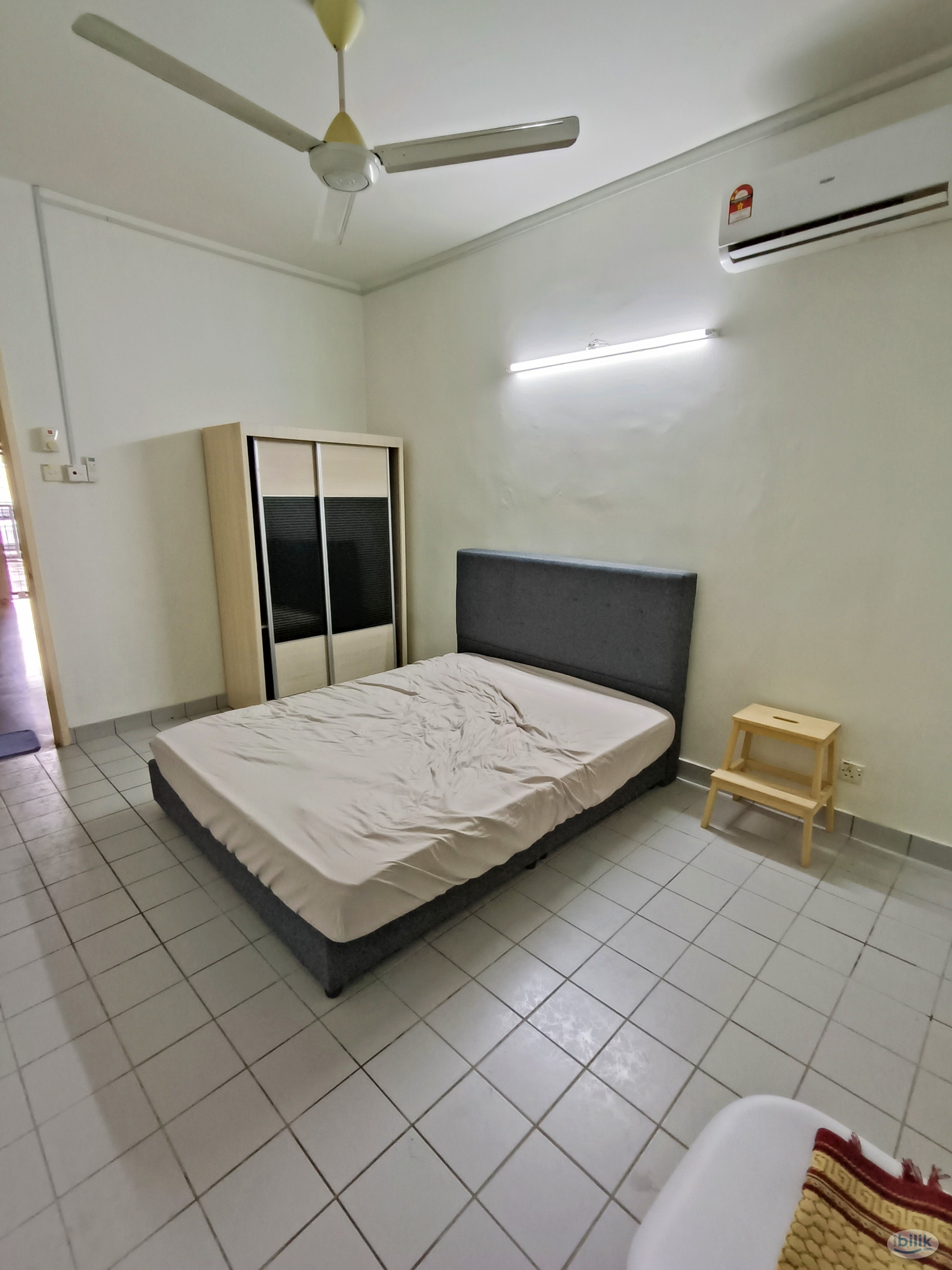 📢 Special Offer! 🏠💰 Low Deposit in Bandar Utama 🛏️ Single Rooms To Rent With WiFi! 🌐🔌💻 - Image 1