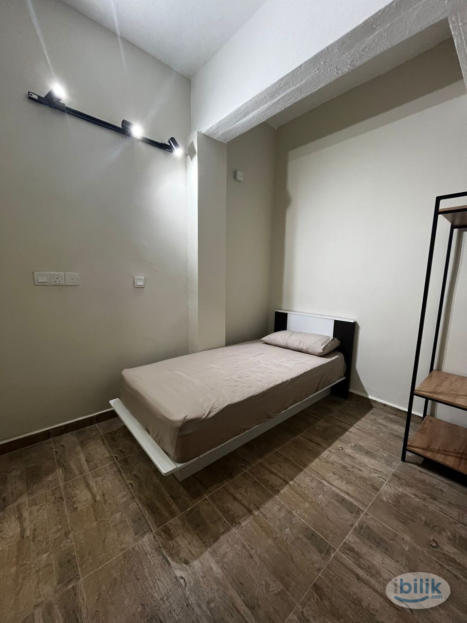 8 mins walking distance to LALAPORT MALL 🍜🛍️ - Image 1