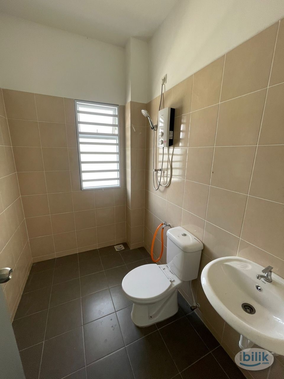 Single female room at Ipoh, Perak - Image 2