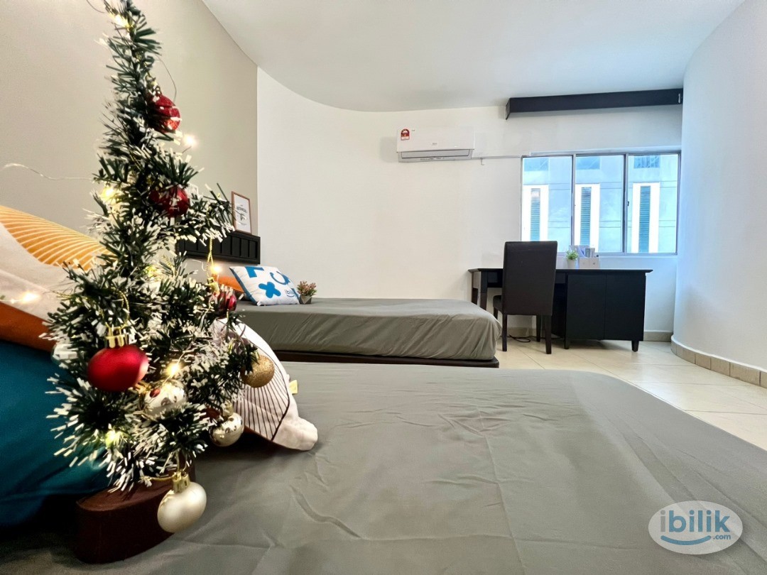 📍6mins walking distance to CIQ/Customs📍 Master room with private bathroom🏠Suria City @ Jalan Tenteram - Image 3