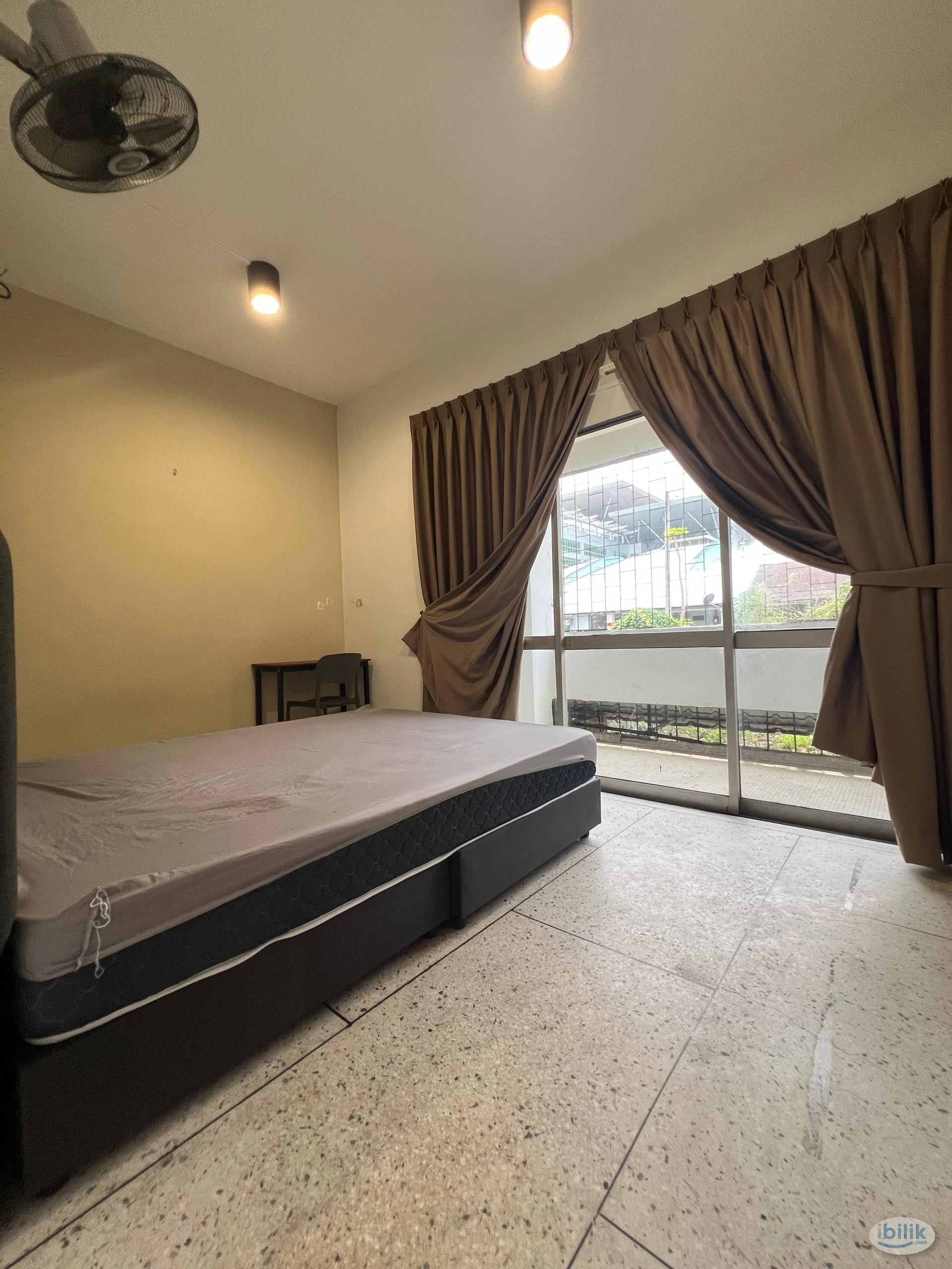 🚶10mins walking distance to CIQ/Customs🚶Single room available now🏠Nearby R&F Mall/UTC Johor/Komtar JBCC - Image 1