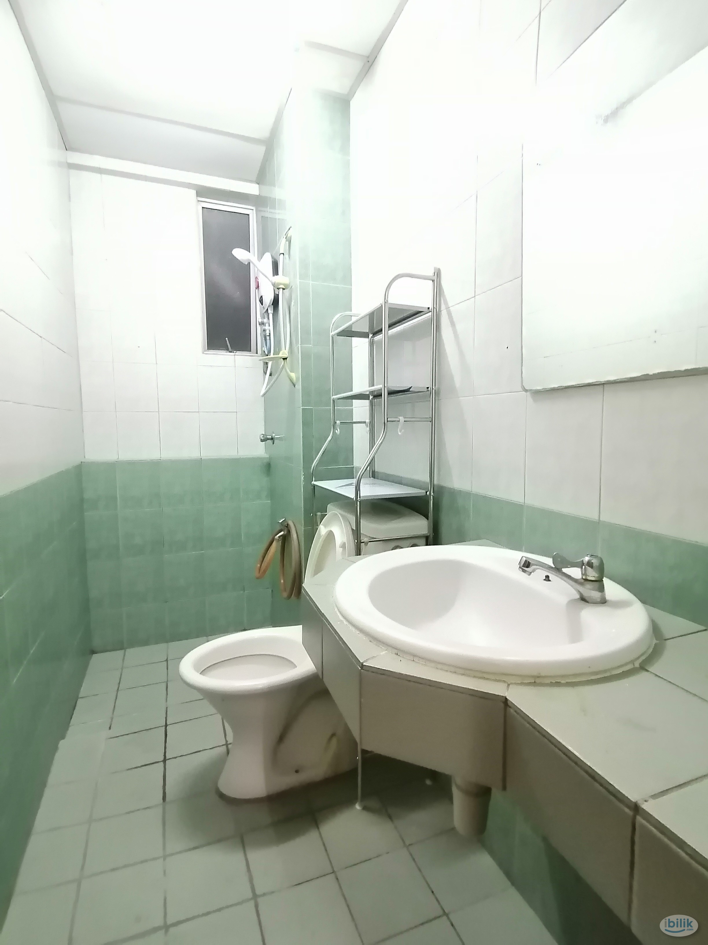 All Female Unit - Single Room with Free Carpark - Image 5