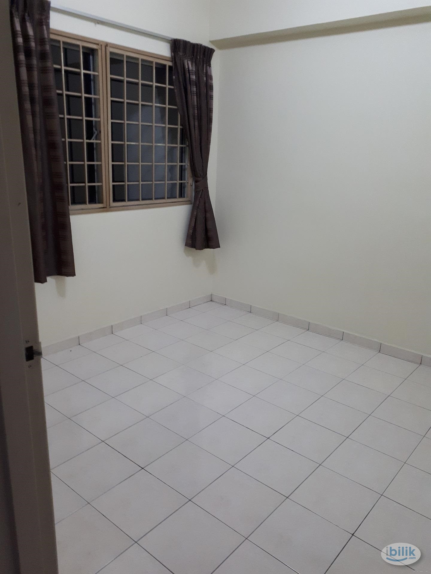 Middle Room at Plaza Medan Putra, Bandar Menjalara - Image 4
