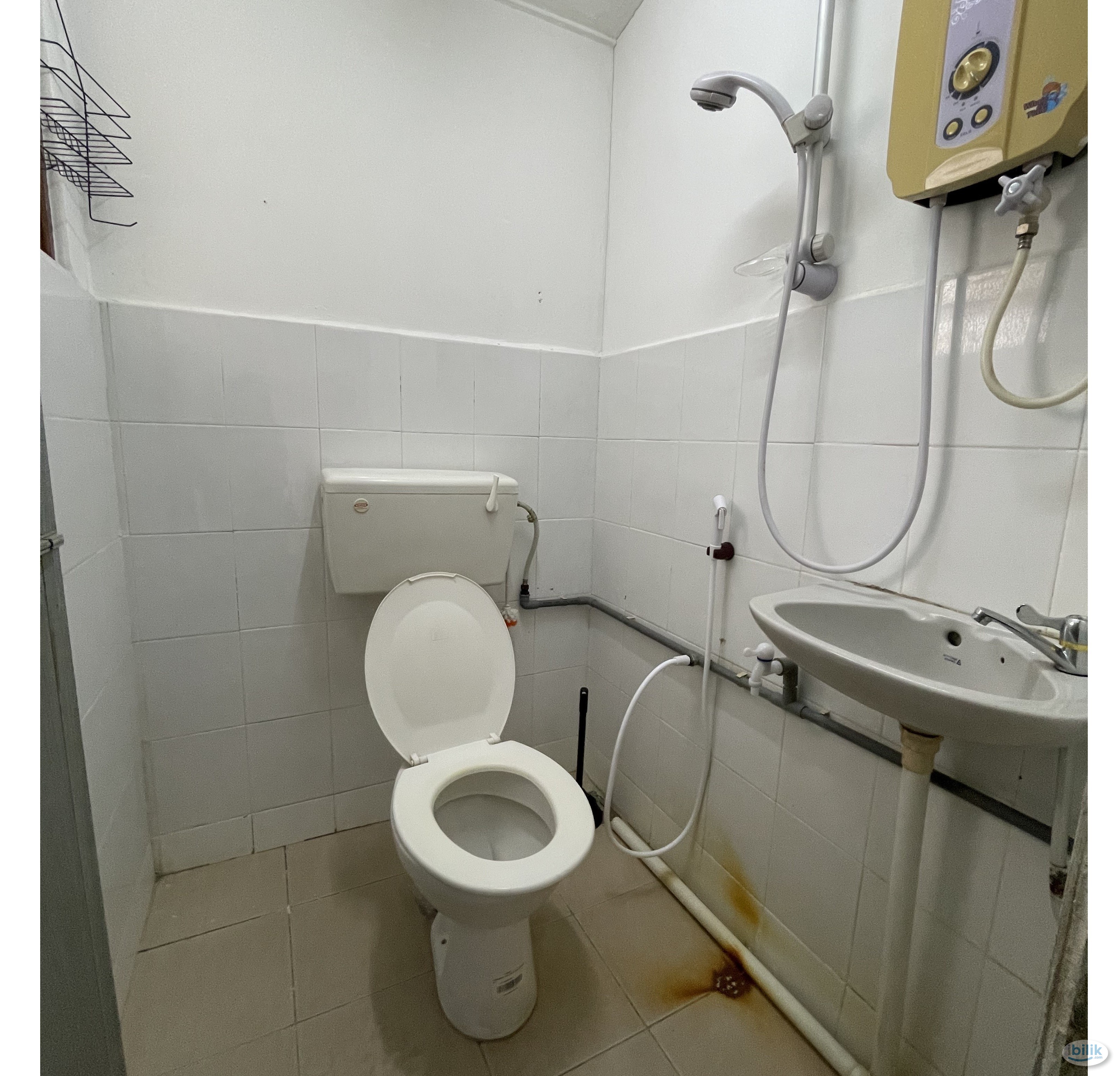 🏠 Middle Room for Rent in SS15, Subang Jaya  🚶‍♂️ Walking Distance to INTI College & LRT Station  🌟 Prime Location with  - Image 2