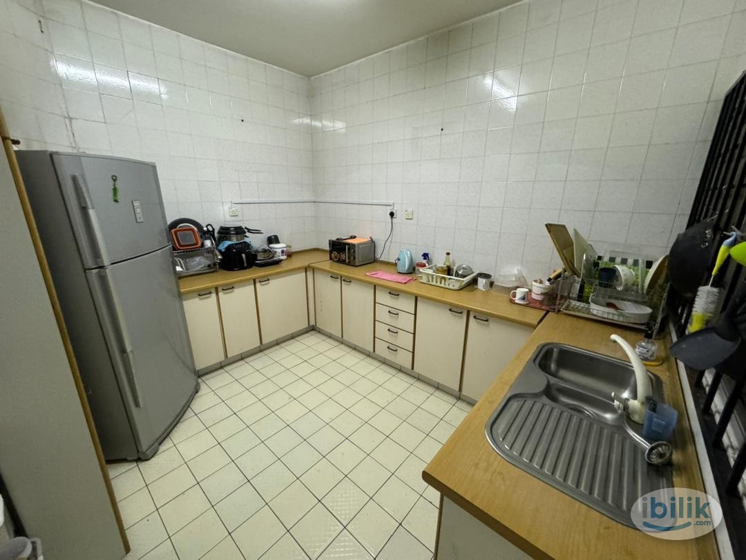 🏡💥READY TO MOVE IN 🎀BANDAR UTAMA MIDDLE ROOM FOR RENT 🎏🎏NEAR CENTRE POINT BU 🎀 - Image 4